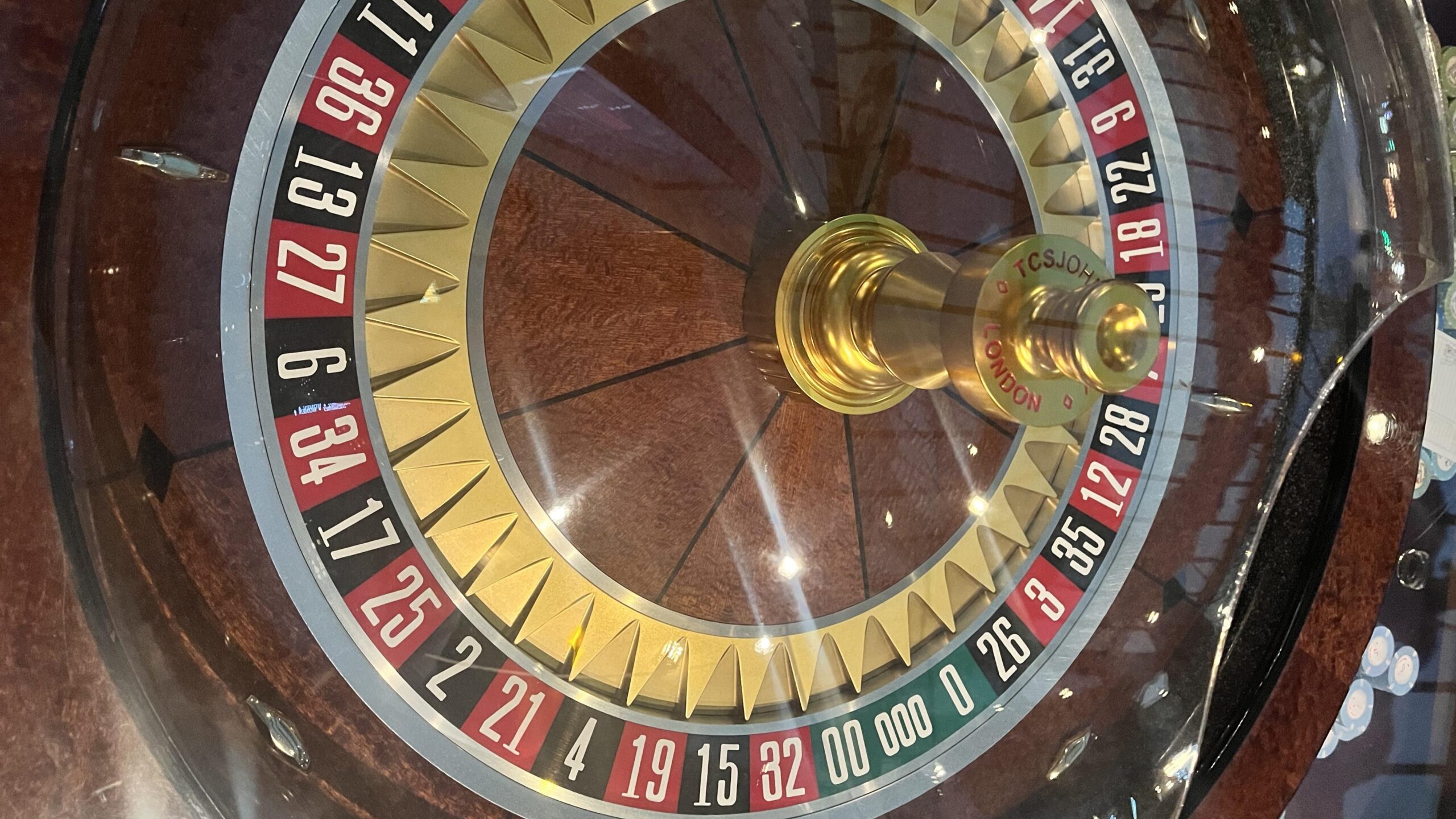 Why some roulette wheels in have triple zero